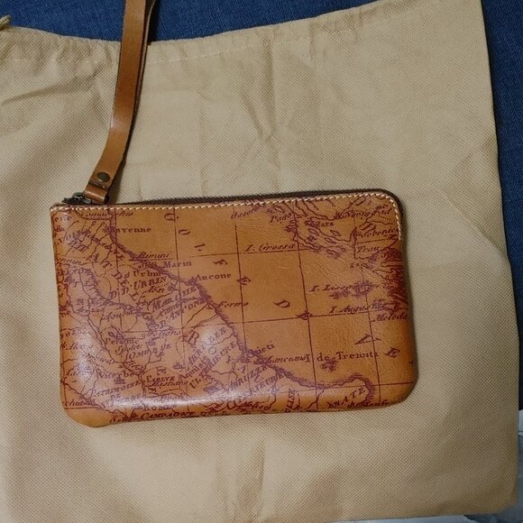 Patricia Nash Handbags - Patricia Nash Signature map print clutch/wristlet